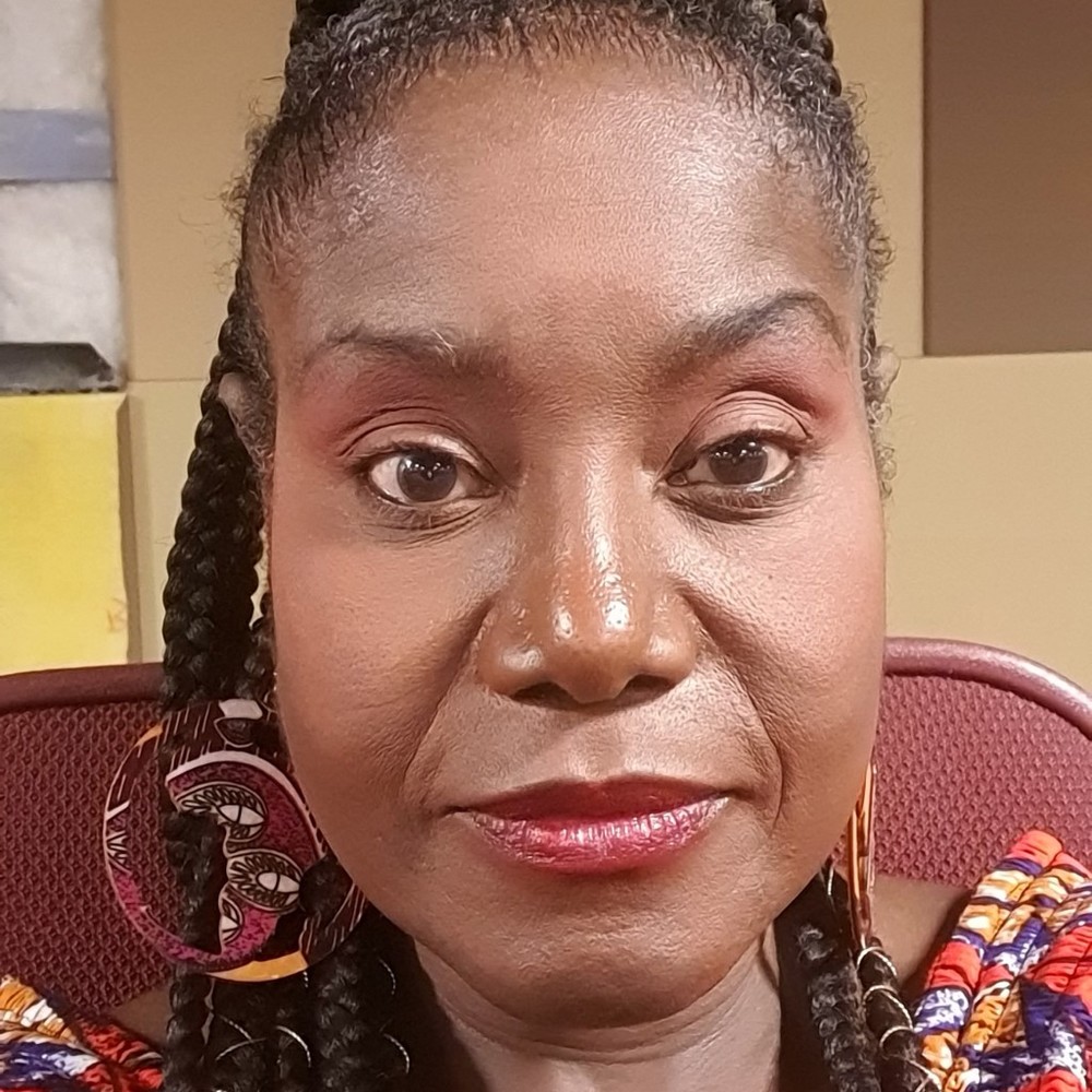 Meet your Posher, Adrienne